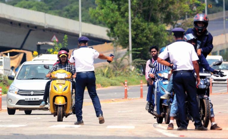 Goa Police Issue Fines for New Traffic Regulations