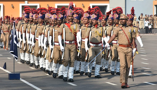Maharashtra Police Honor Officers with Awards on Republic Day