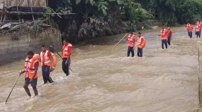 Arunachal Police Aid Flood Victims with Relief Supplies