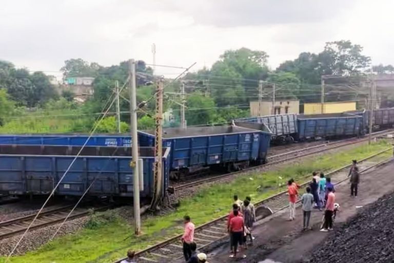 Two Youths Killed in Train Accident in Kosmanda, Janjgir Champa