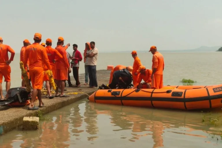 Jharkhand Police Looks for Missing Tourists in Scenic Spots