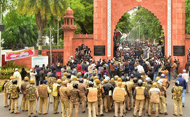 Andhra Pradesh Police Lathi Charge at University Event