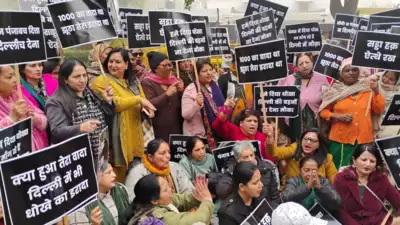 Delhi Police Detain Women Protesting Near Kejriwal’s Residence