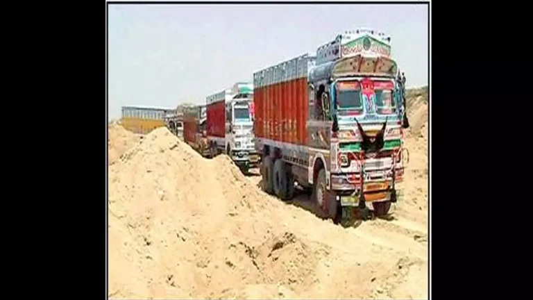 Rajasthan Police Clash with Illegal Sand Miners in Dholpur