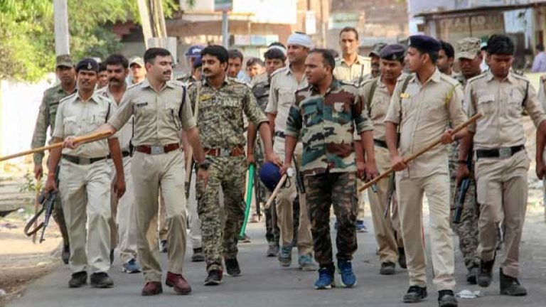 Lathi Charge on Bhopal Protestors Over Environmental Concerns
