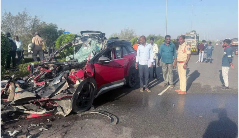 Hyderabad: Two killed, one injured in accident on ORR -According to police reports